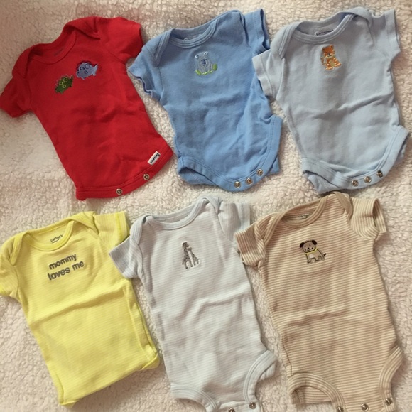 Six newborn outfits - Picture 1 of 7